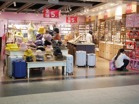 古装店下载——从各行各业素材中汲取灵感的零售百货之道