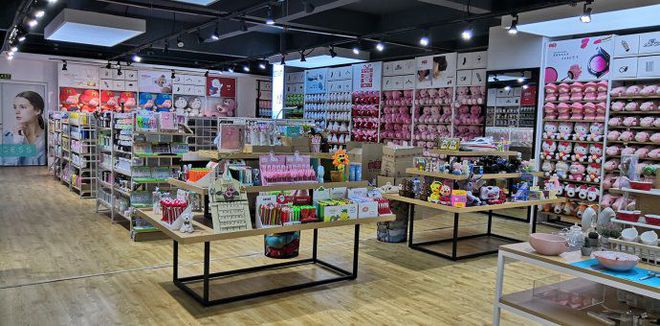 10元百货店嫁接眼镜零售 低成本模式下的新蓝海与挑战